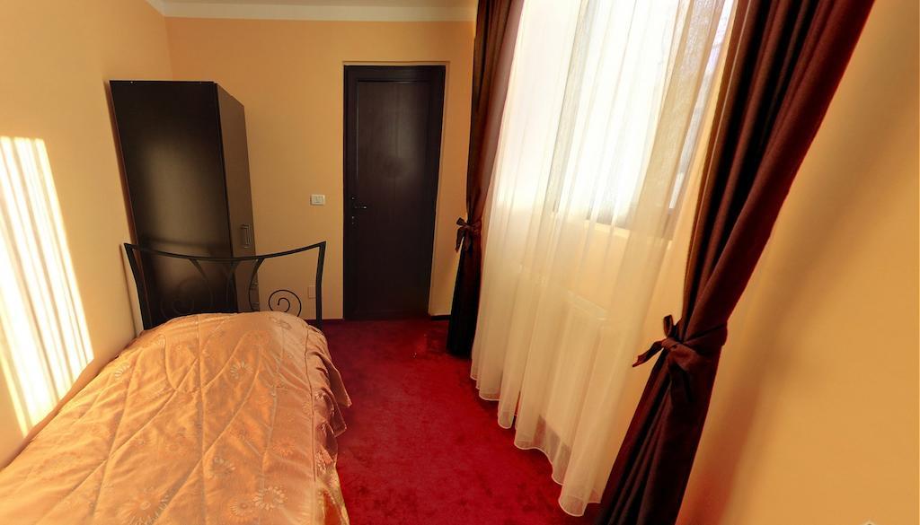 La Storia Guest House Piteşti Chambre photo
