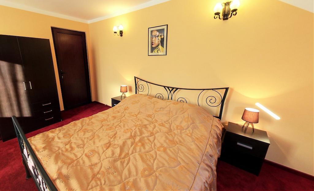 La Storia Guest House Piteşti Extérieur photo