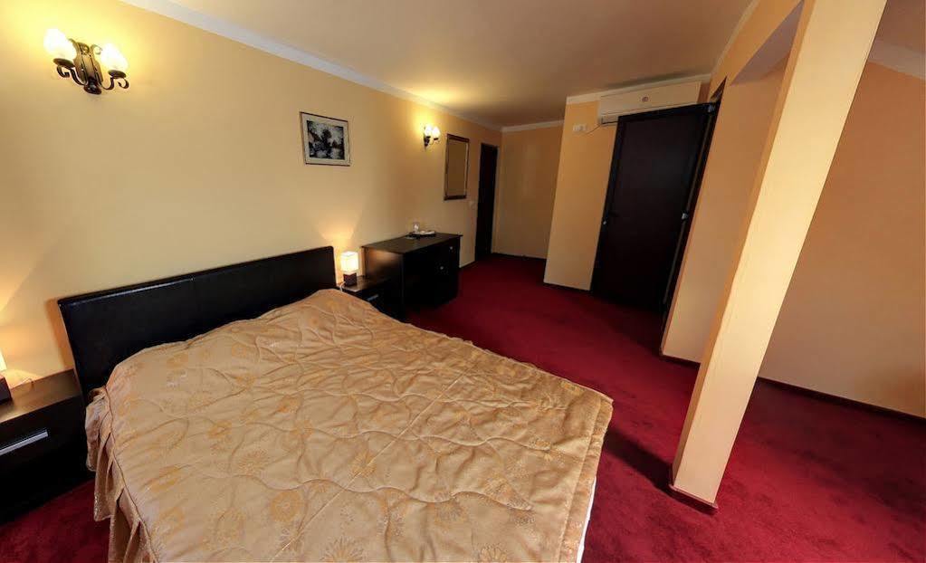 La Storia Guest House Piteşti Extérieur photo
